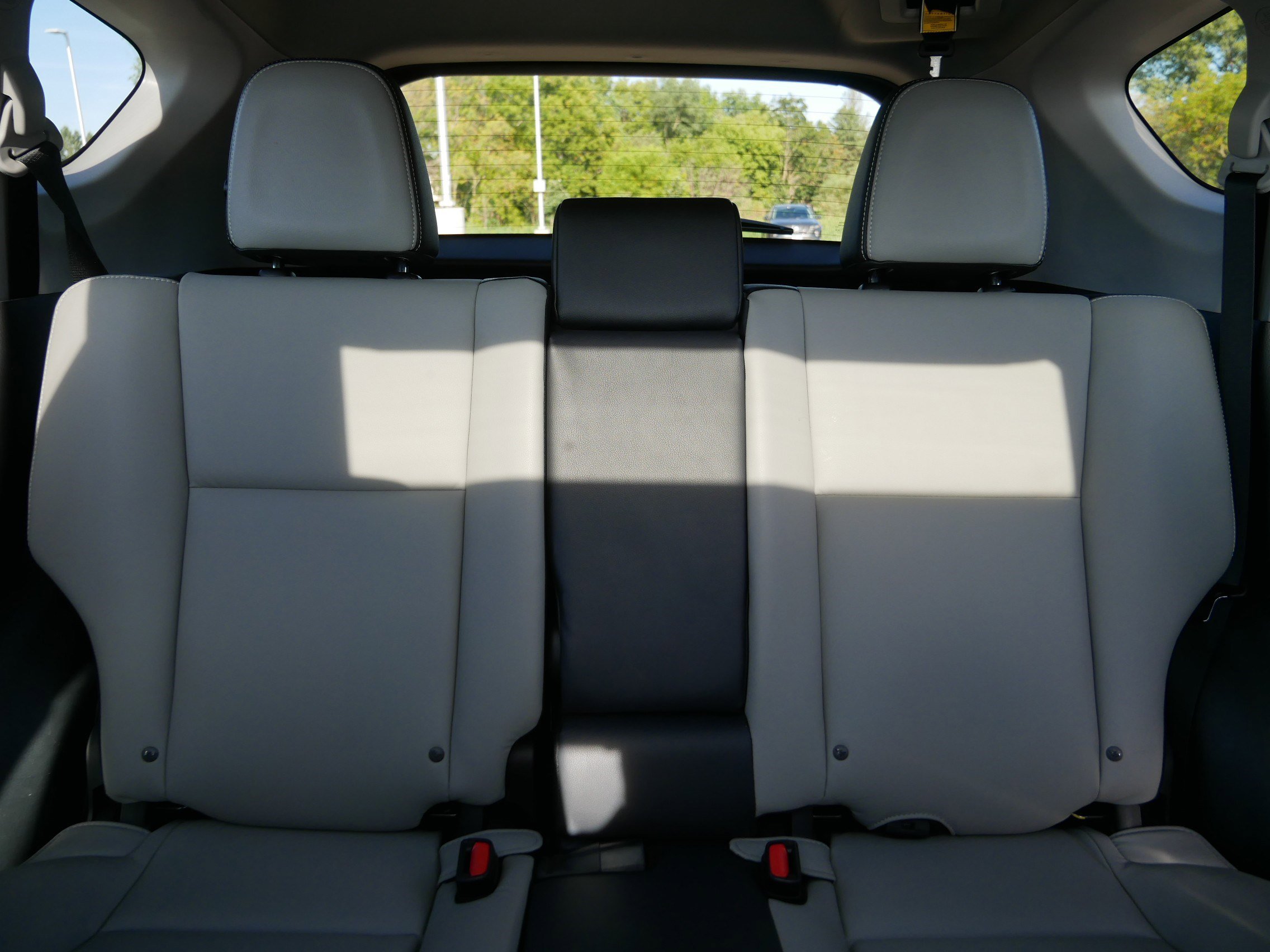 2018 Toyota RAV4 Limited photo 13