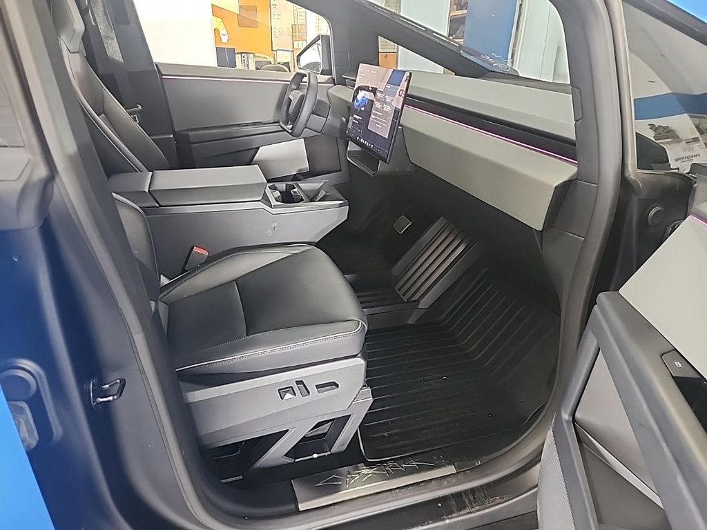 2024 Tesla Cybertruck photo 11