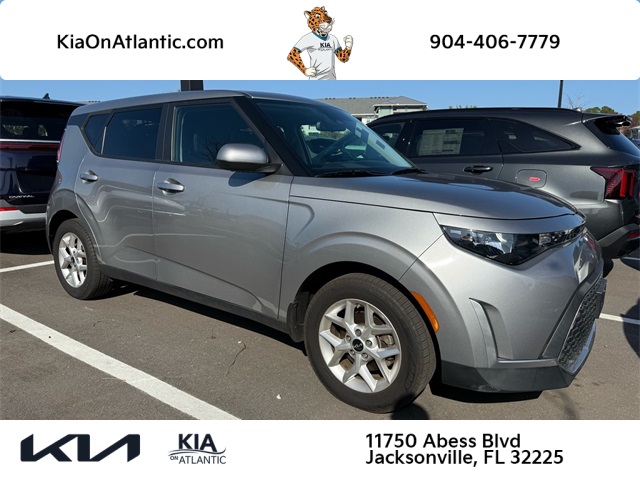 2023 Kia Soul LX's photo