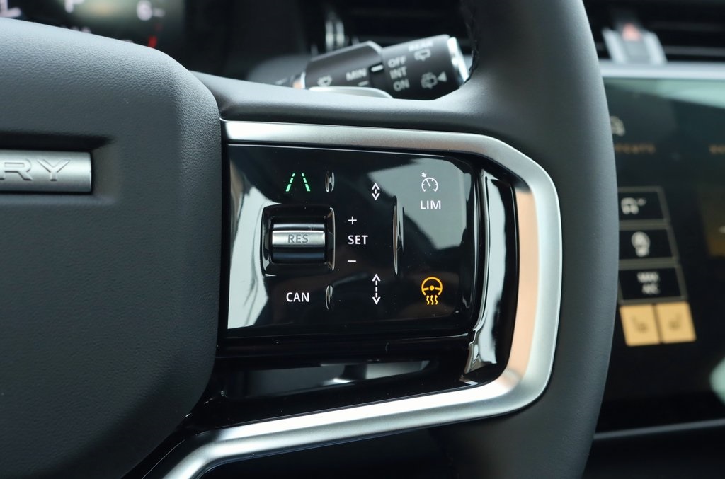 2025 LAND ROVER DISCOVERY SPORT - Image 17