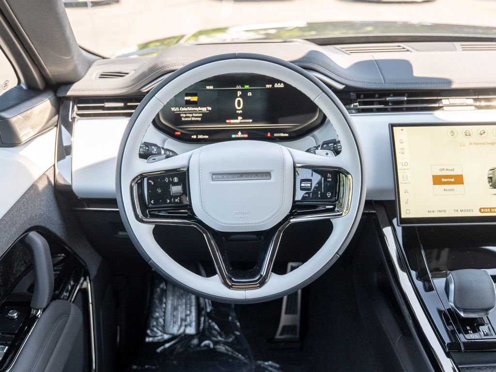 2025 Land Rover Range Rover Sport SE photo 12