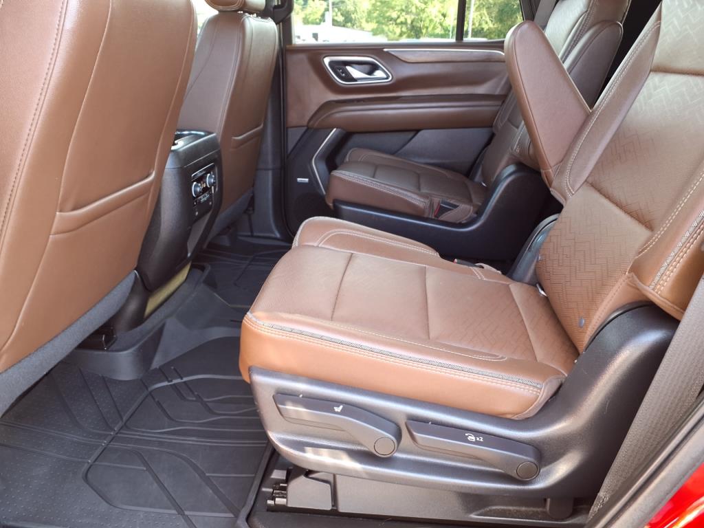 2022 Chevrolet Tahoe High Country photo 2