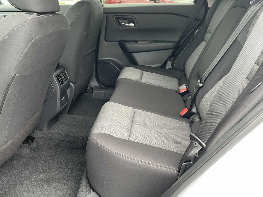 2026 Nissan Rogue SV photo 3
