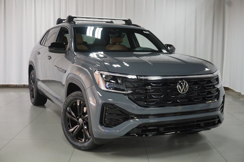 2026 Volkswagen Atlas Cross Sport SEL R-Line photo 4