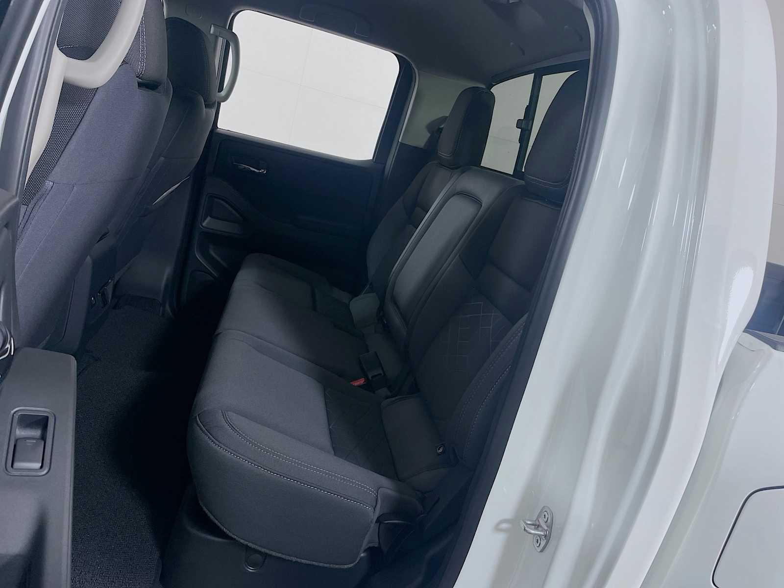 2025 Nissan Frontier SV photo 19