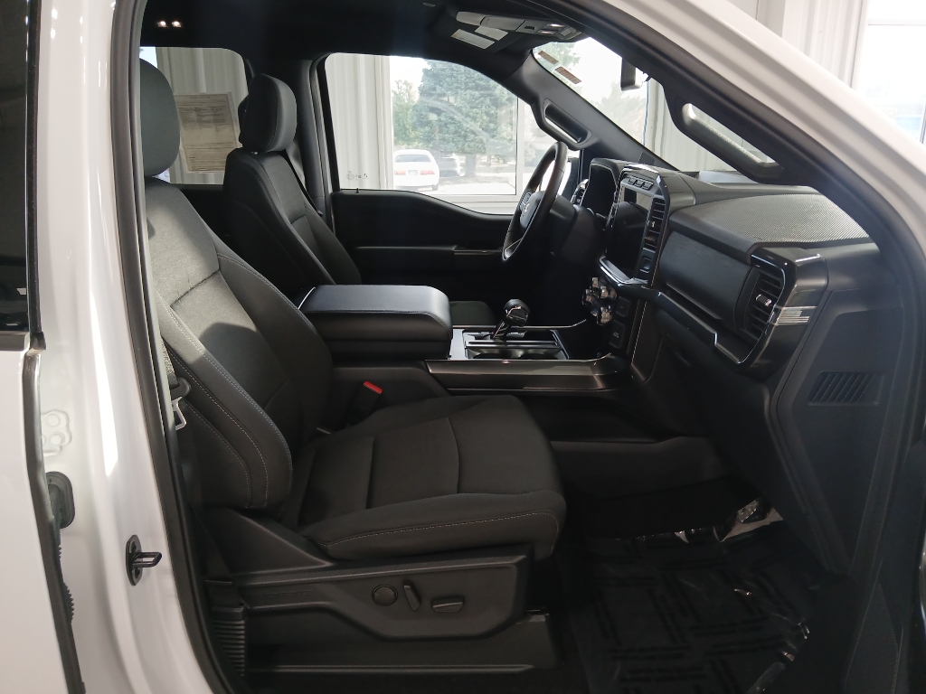 2023 Ford F-150 XLT photo 16