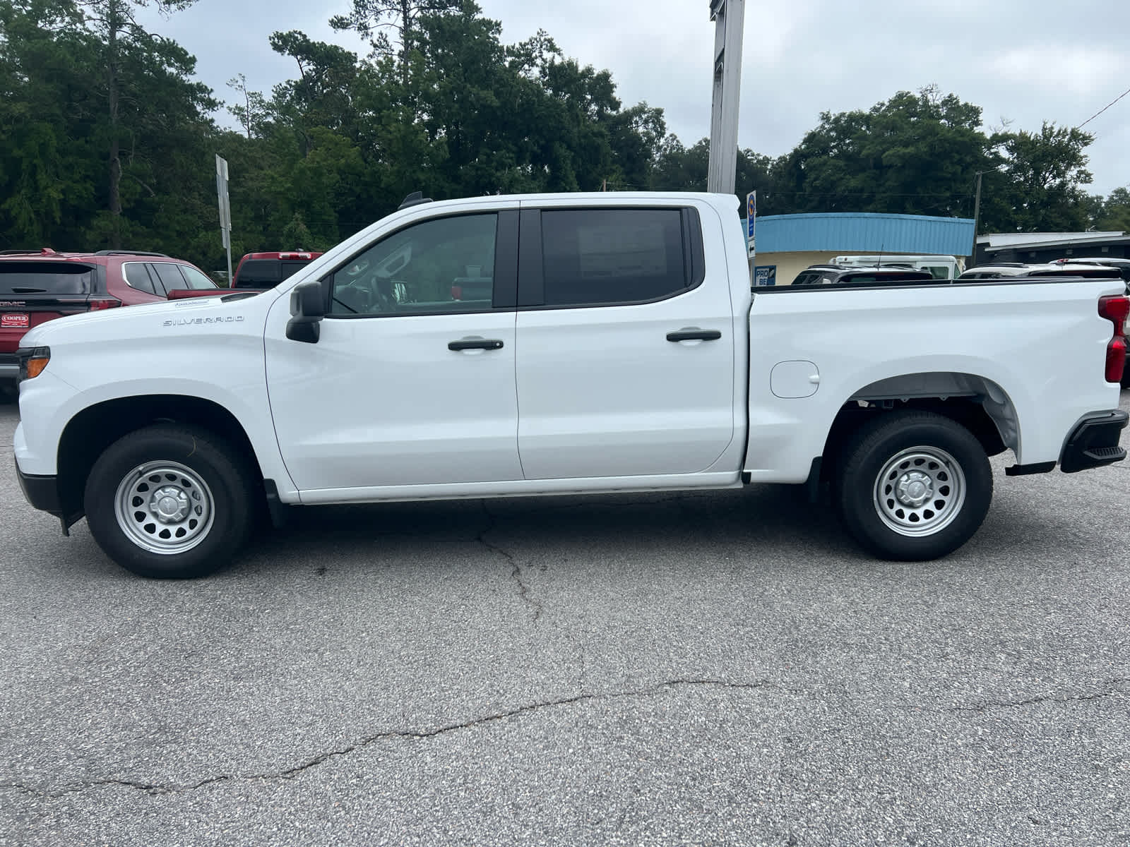 2025 Chevrolet Silverado 1500 photo 2