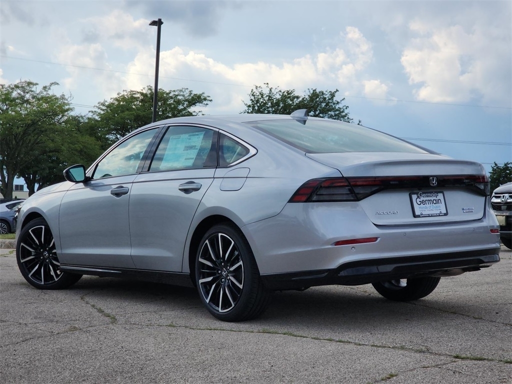 2025 Honda Accord Touring photo 17