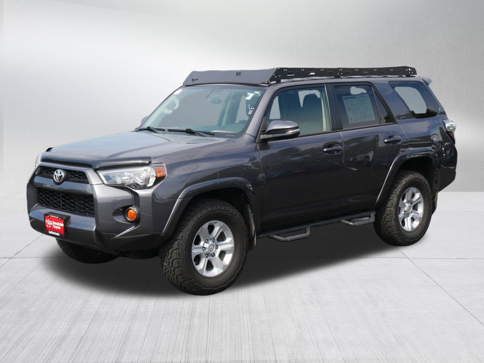 2018 Toyota 4Runner SR5 photo 2