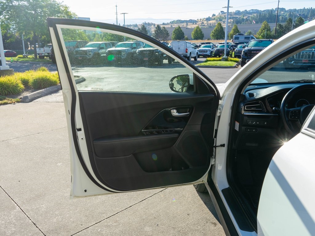 2022 Kia Niro EV EX photo 14