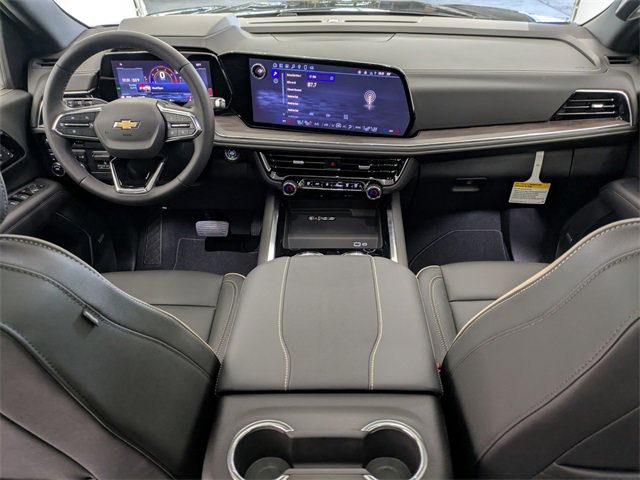 2025 Chevrolet Suburban Premier photo 15