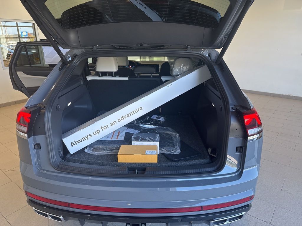 2026 Volkswagen Atlas Cross Sport SEL Premium R-Line photo 15