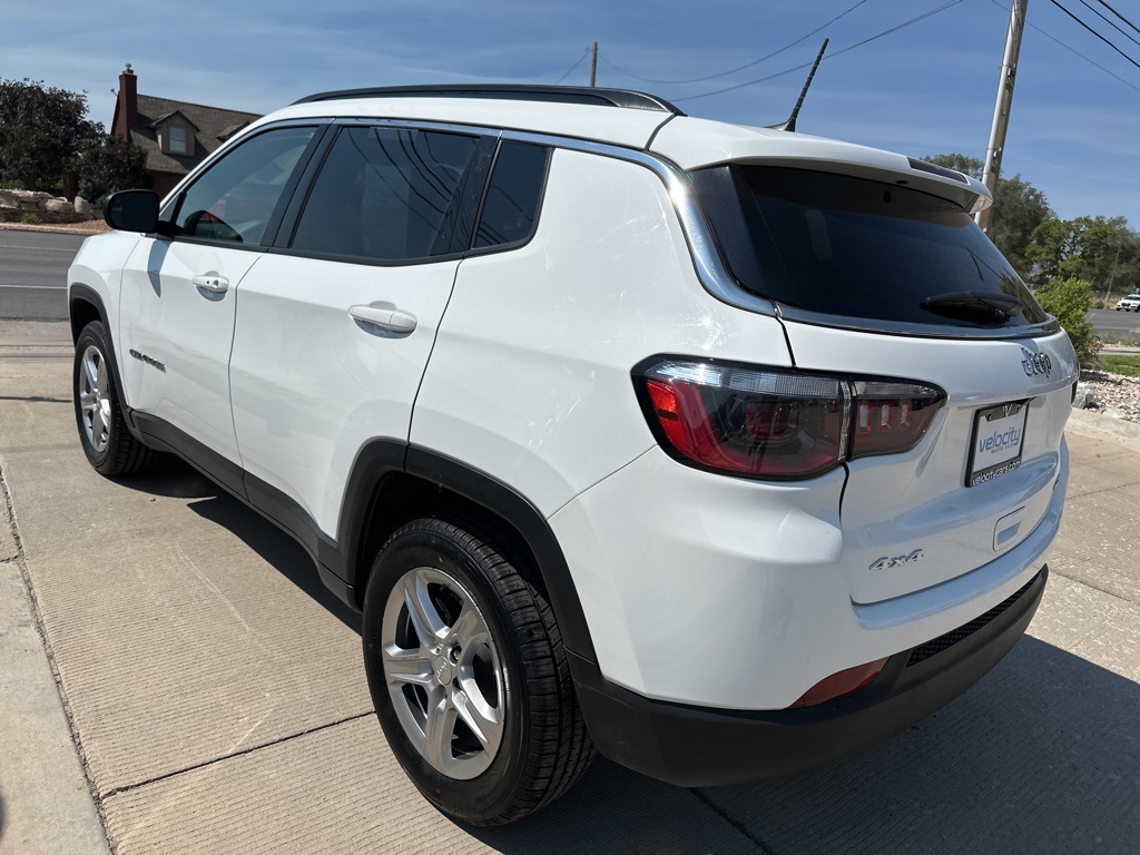 2023 Jeep Compass Latitude photo 5