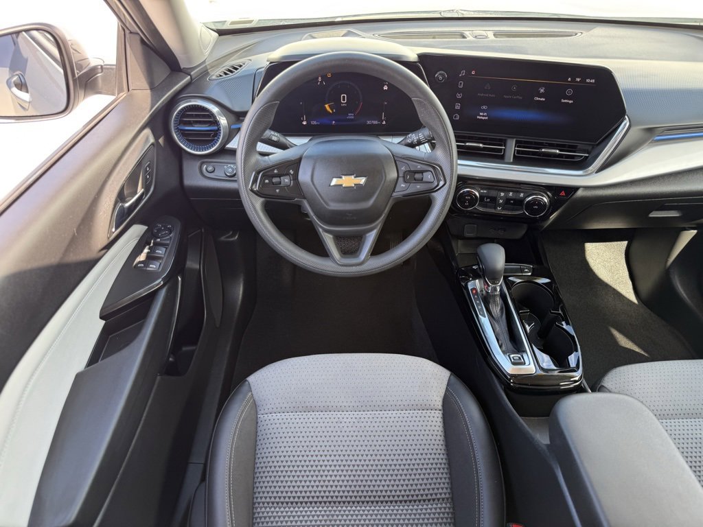 2024 Chevrolet Trax LT photo 10