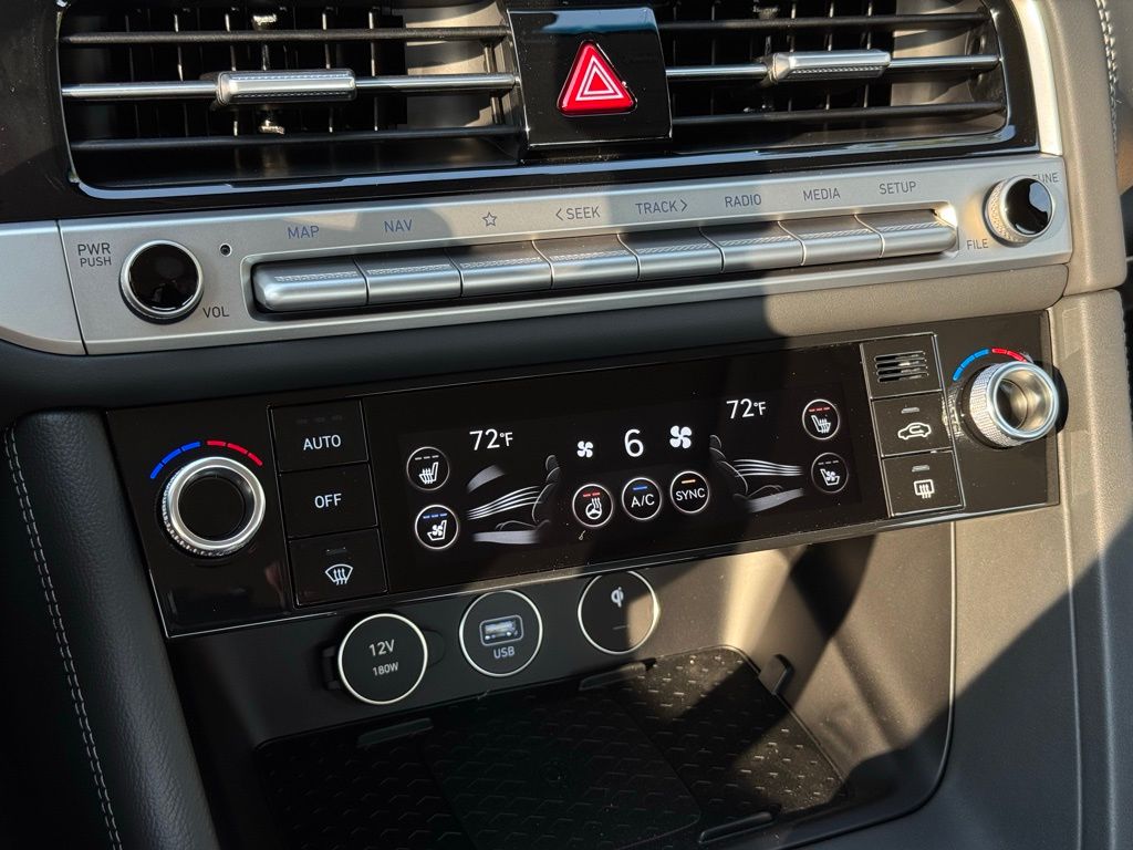 2026 Genesis G70 2.5T Prestige photo 29