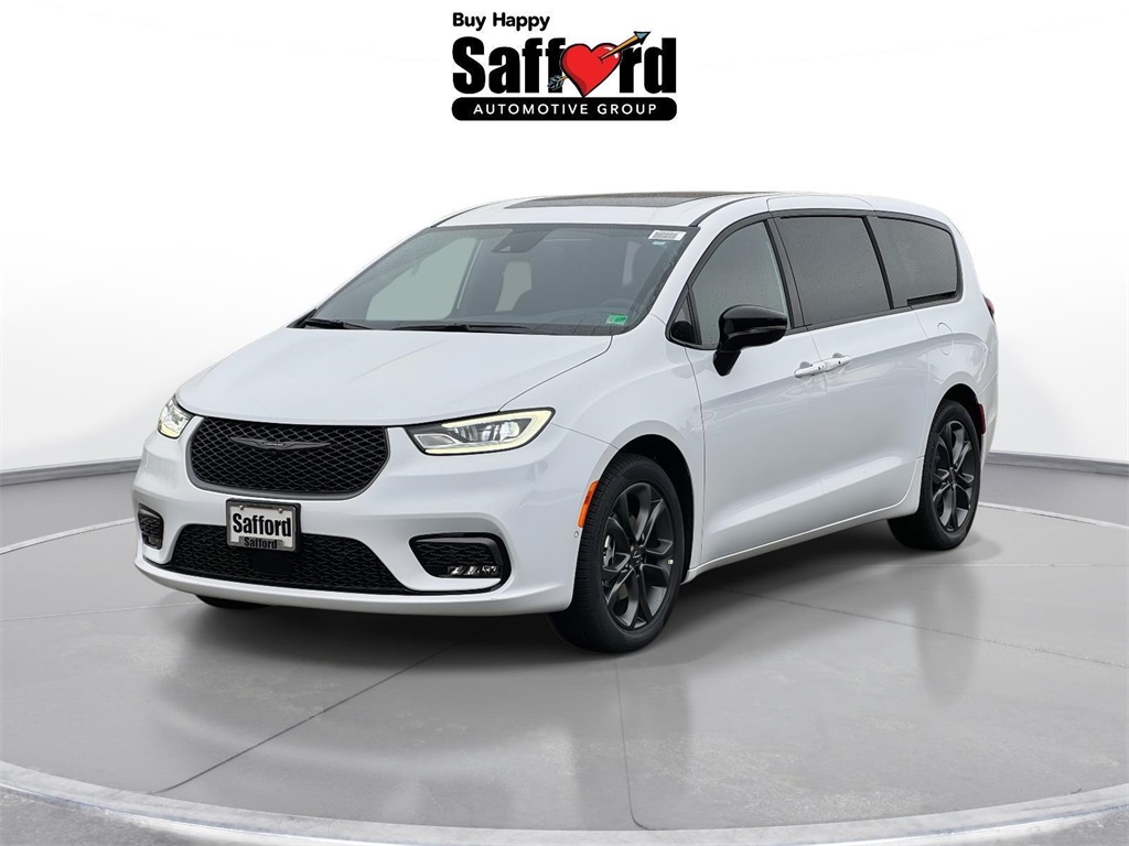 2026 Chrysler Pacifica Select's photo