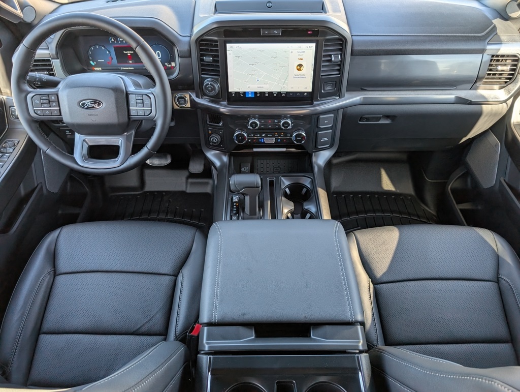 2025 Ford F-150 Lariat photo 4