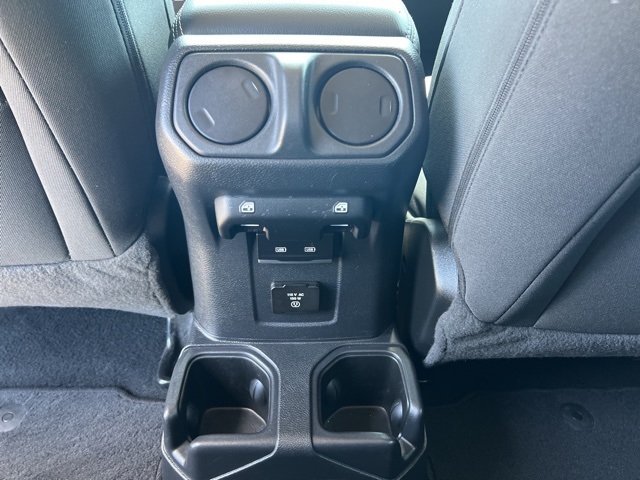 2023 Jeep Wrangler Sahara photo 15