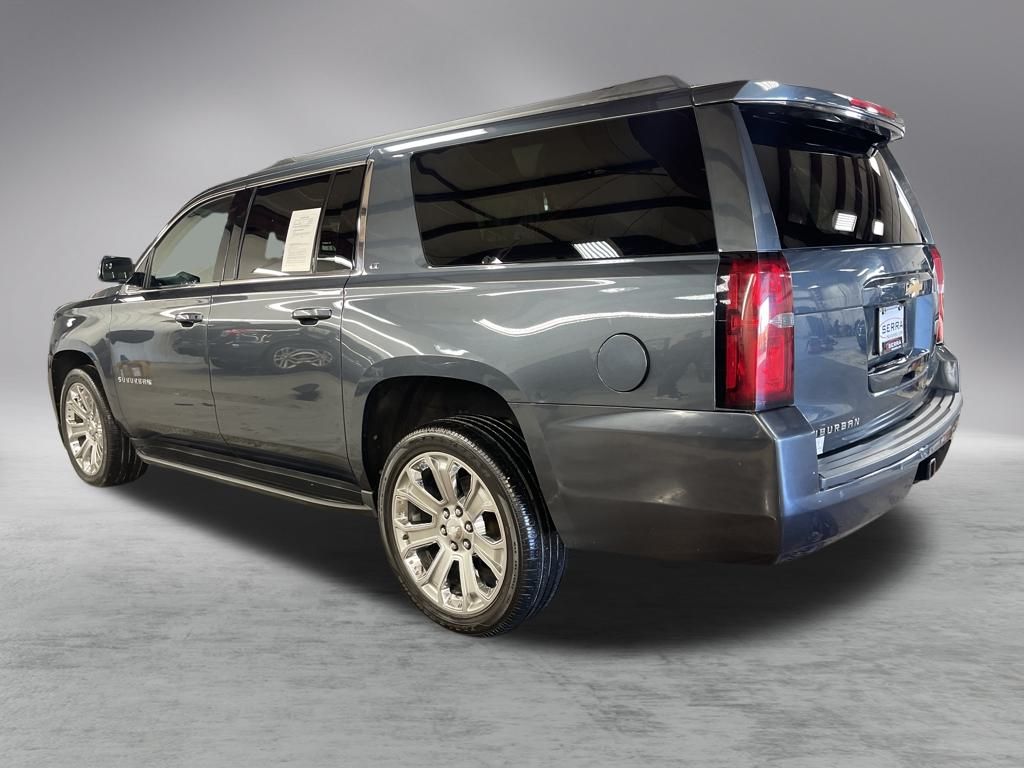 2020 Chevrolet Suburban LT photo 2