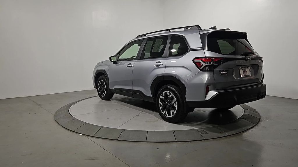 2025 Subaru Forester Premium photo 2