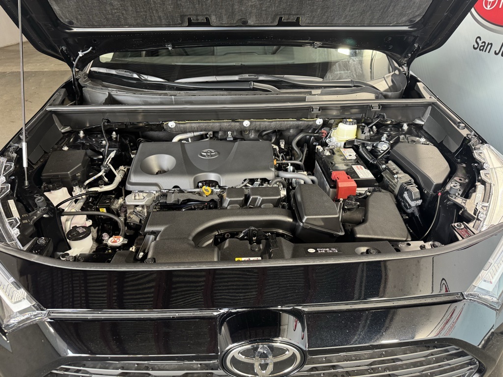2025 Toyota RAV4 LE photo 39