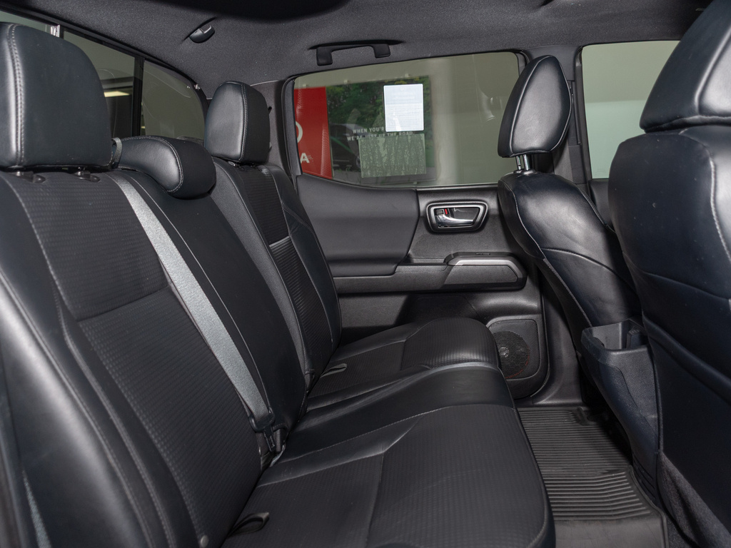 2019 Toyota Tacoma TRD Sport photo 19