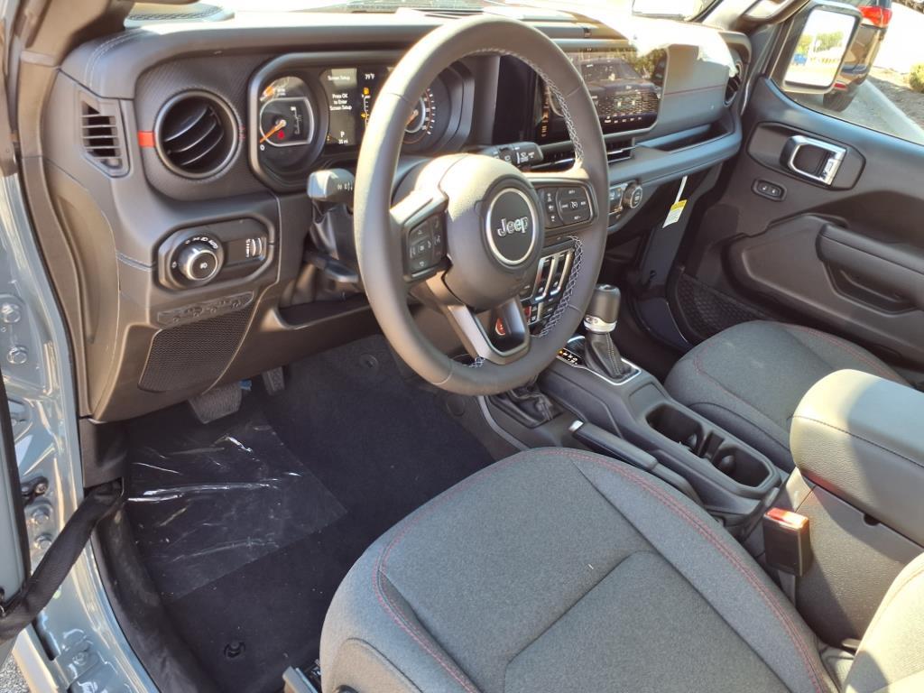 2025 Jeep Wrangler Rubicon photo 3