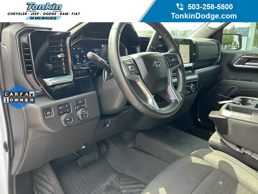 2023 Chevrolet Silverado 1500 RST photo 12