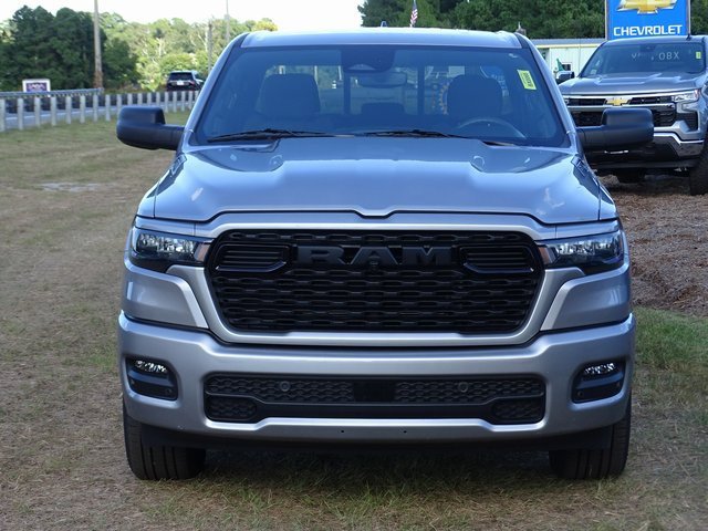 2025 Ram 1500 Tradesman photo 6