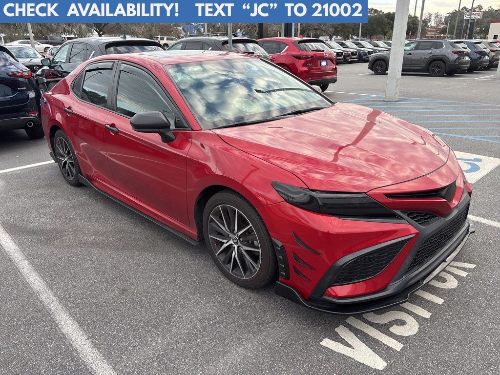 2022 Toyota Camry SE