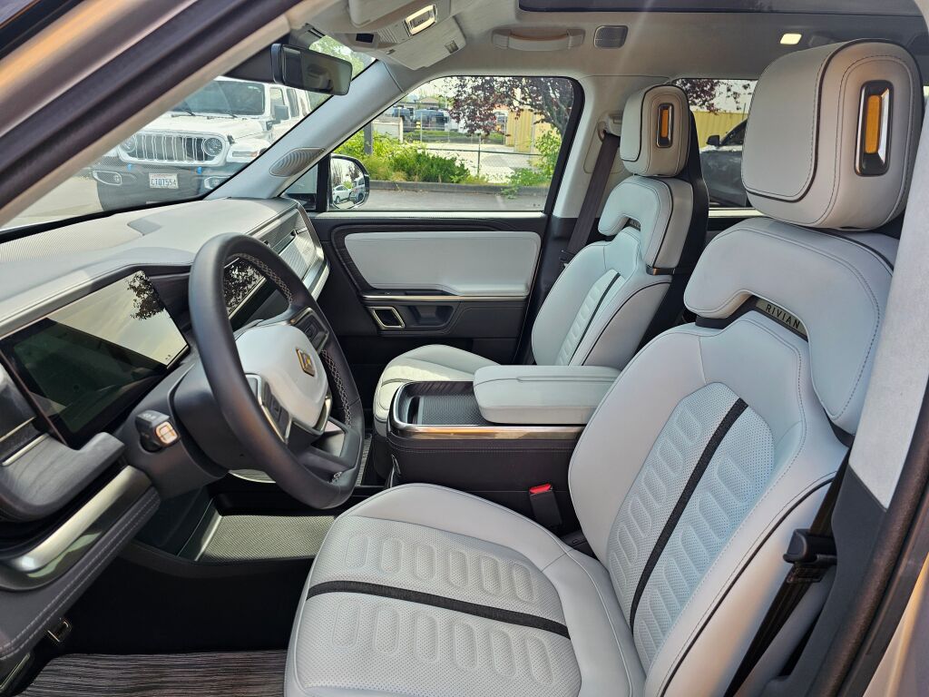 2023 Rivian R1S Adventure photo 24