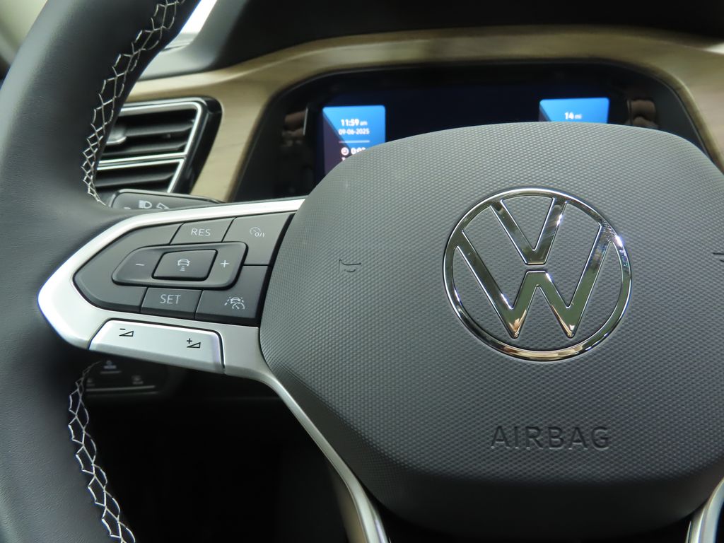 2026 Volkswagen Atlas SE Technology photo 12