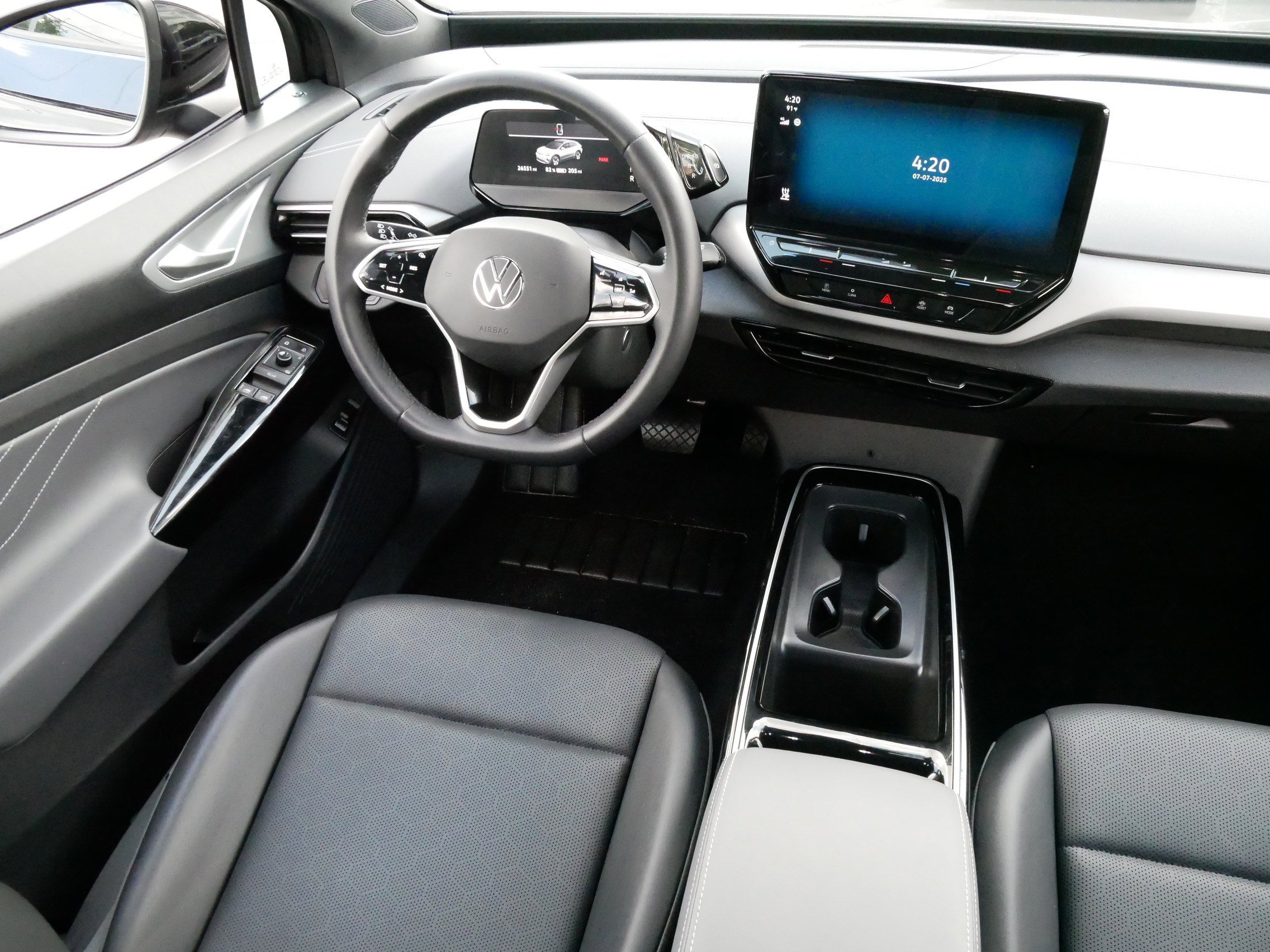 2023 Volkswagen ID.4 Pro S photo 9