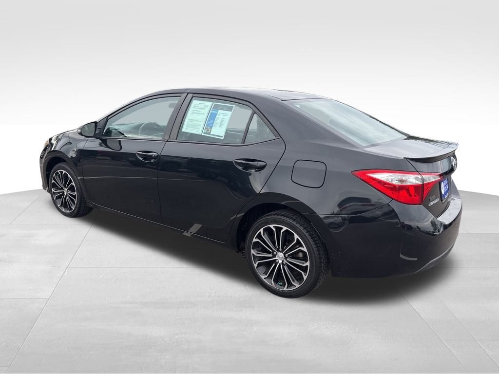 2015 Toyota Corolla S photo 2