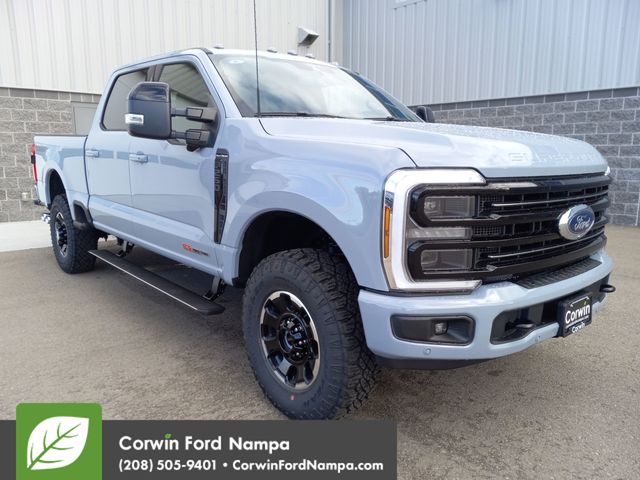 2026 Ford F-250 Super Duty Platinum's photo