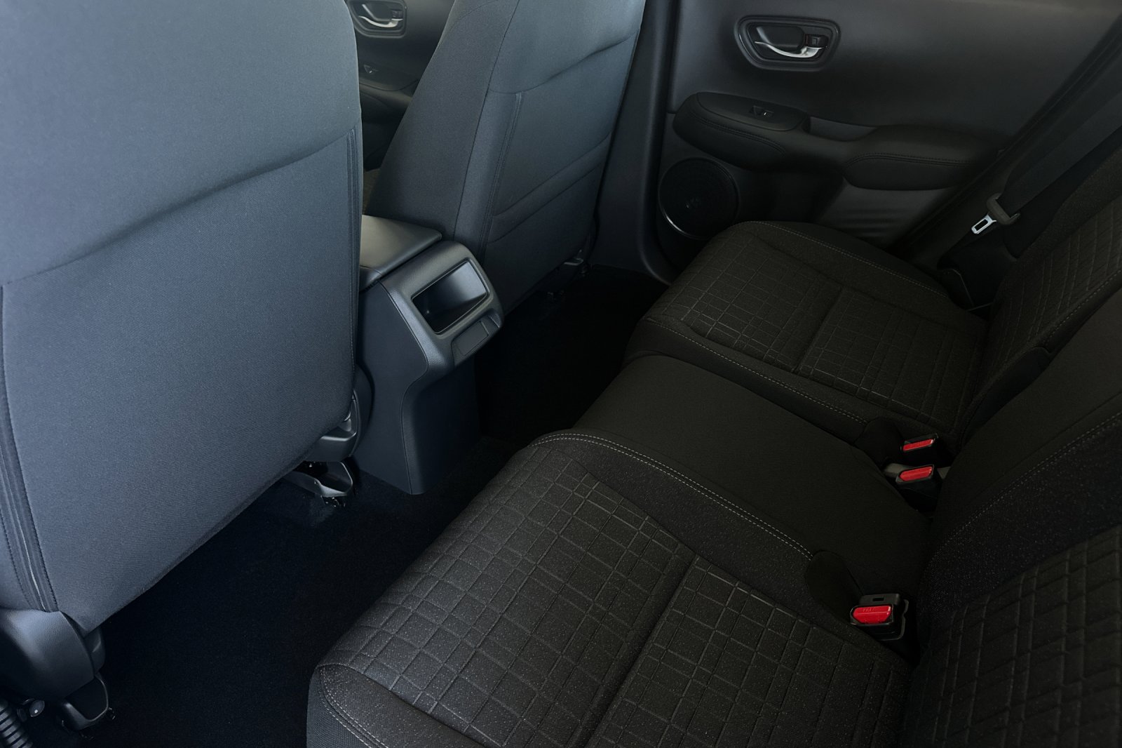 2025 Honda HR-V LX photo 12