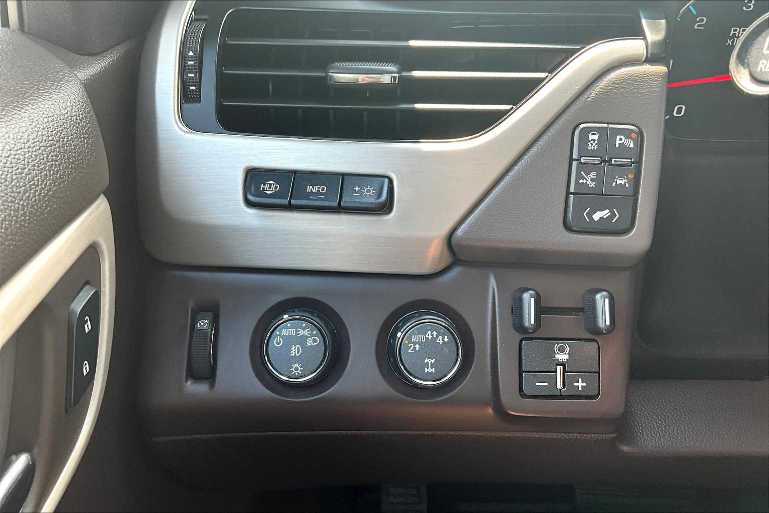 2017 Gmc Yukon Denali photo 34