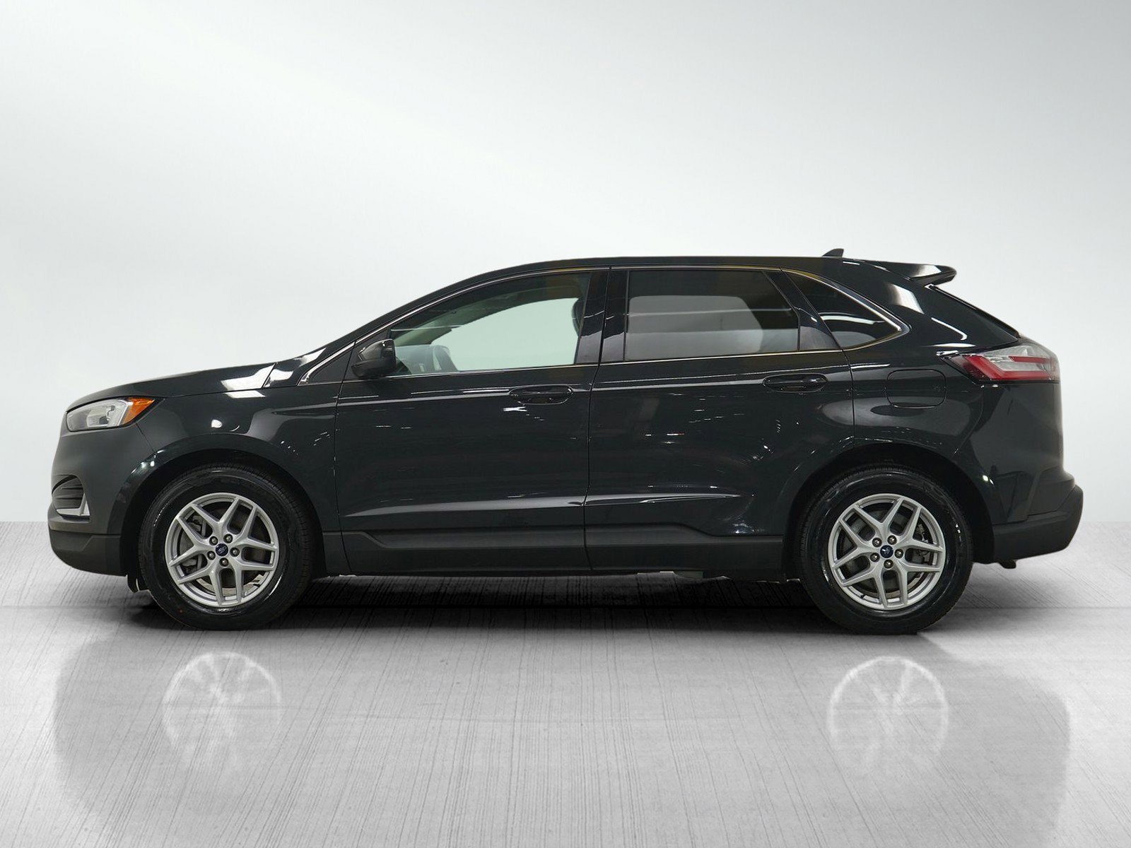 Used 2021 Ford Edge SEL with VIN 2FMPK4J98MBA13687 for sale in Burnsville, Minnesota