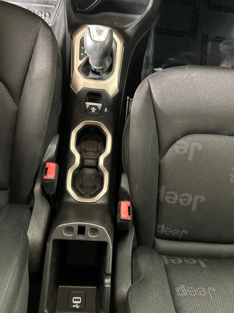 2017 Jeep Renegade Latitude North Edition photo 22