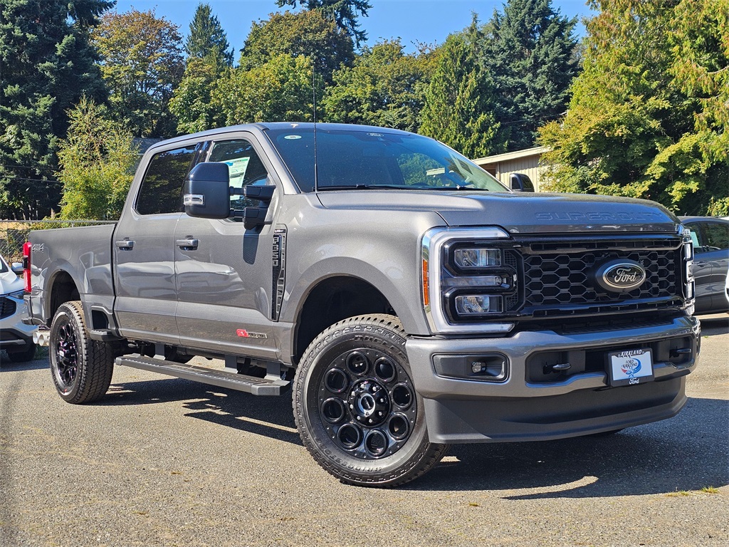 2025 Ford F-350 Super Duty Lariat's photo