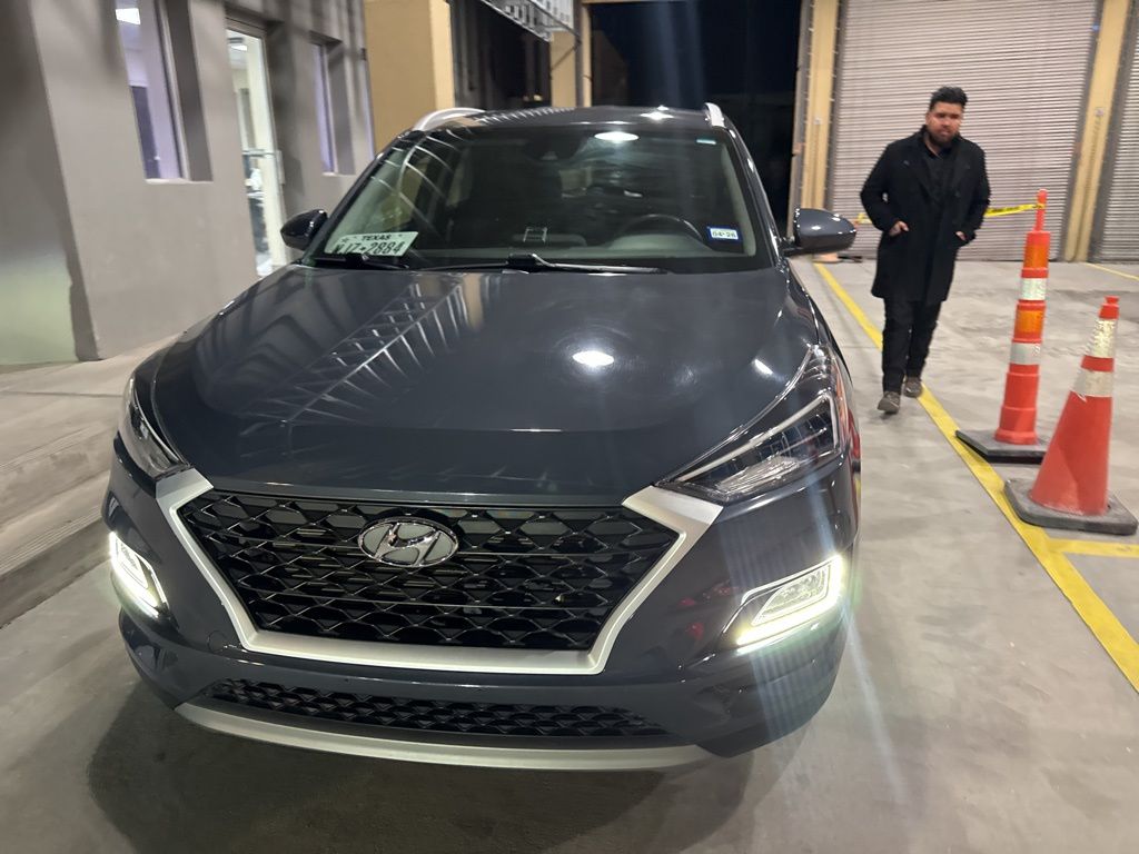 2020 Hyundai Tucson Sport photo 3