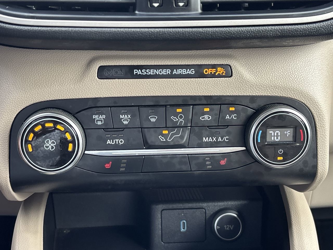 2020 Ford Escape SE Sport photo 22