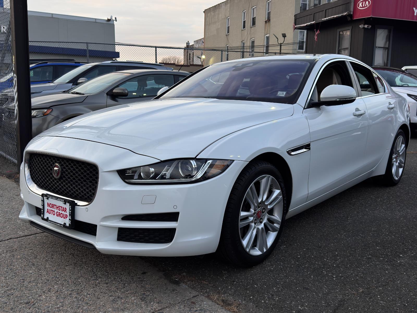 2019 Jaguar XE Premium's photo