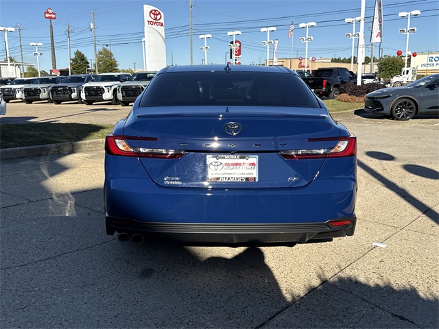 2025 Toyota Camry SE photo 3