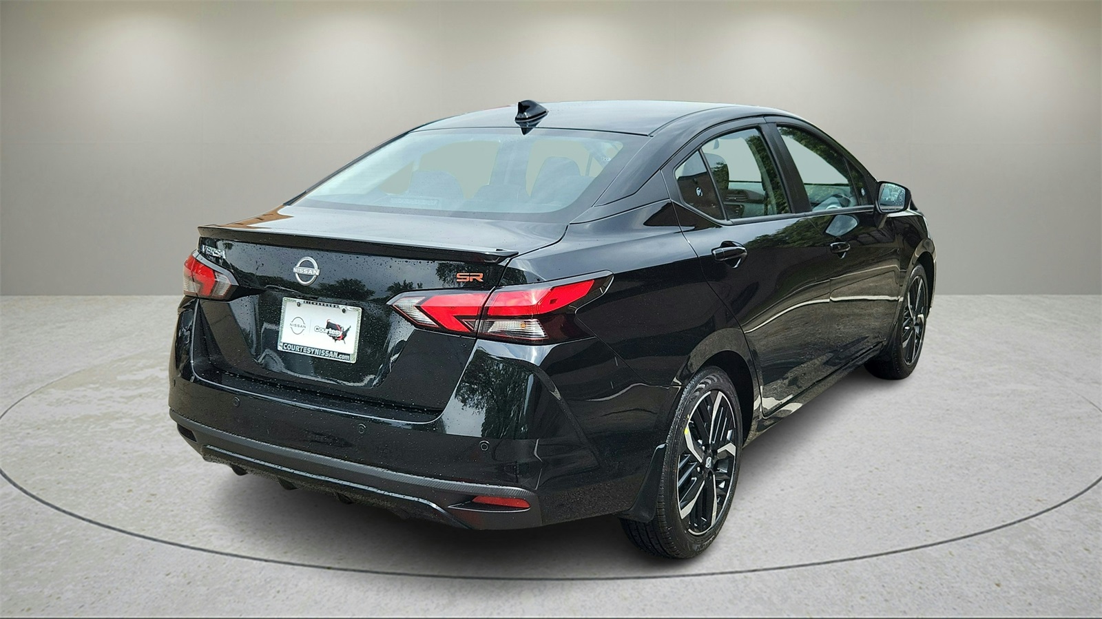 2025 Nissan Versa SR photo 3