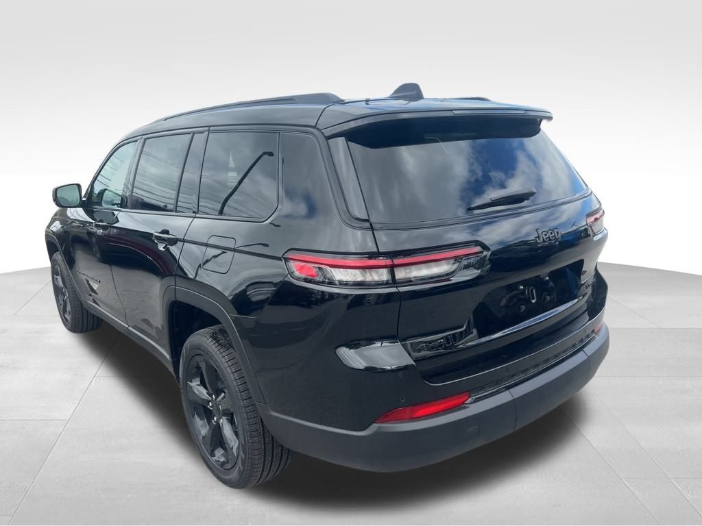 2025 Jeep Grand Cherokee Limited photo 4