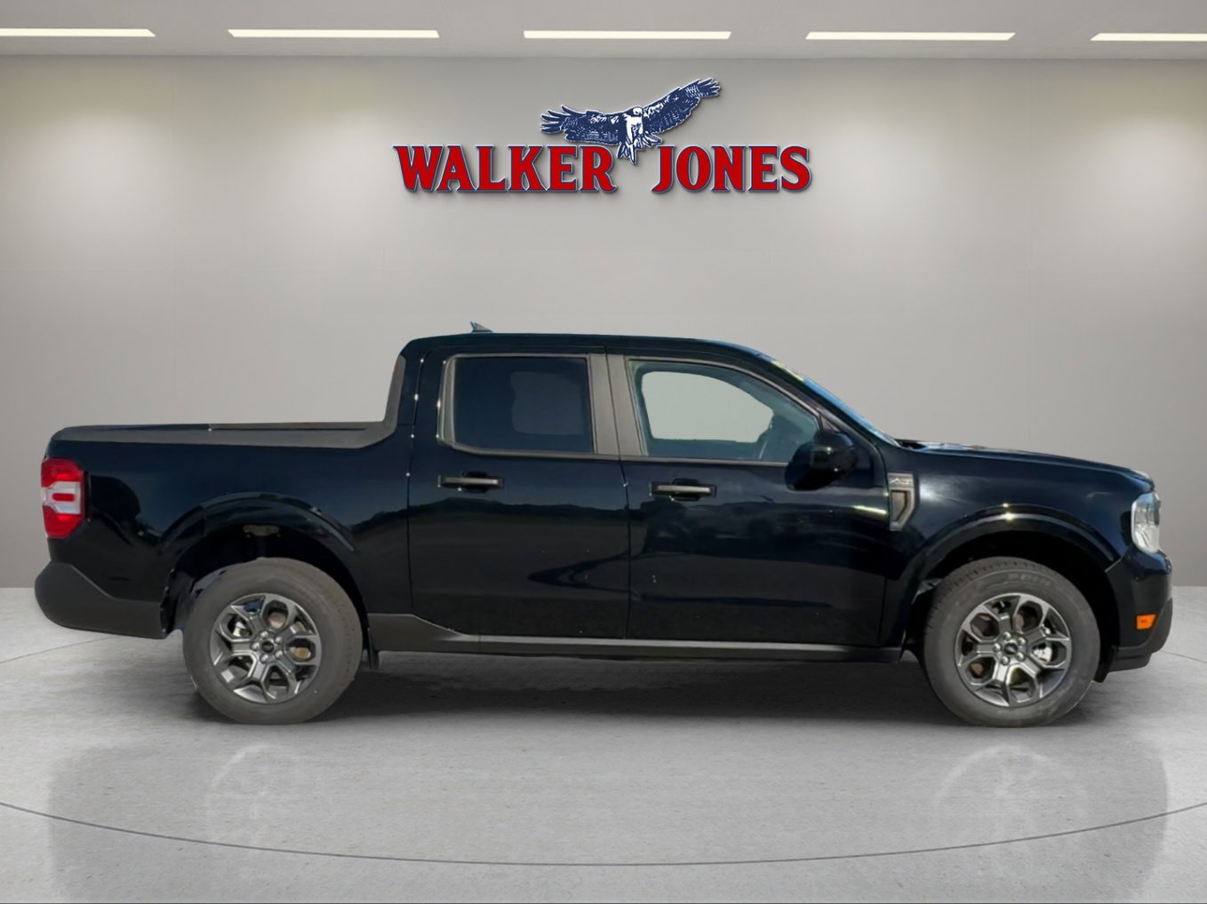 2023 Ford Maverick XLT photo 2