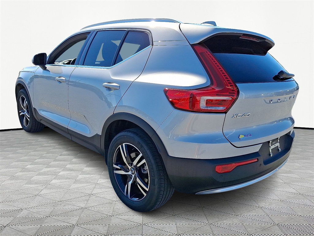 2025 Volvo XC40 Core photo 5