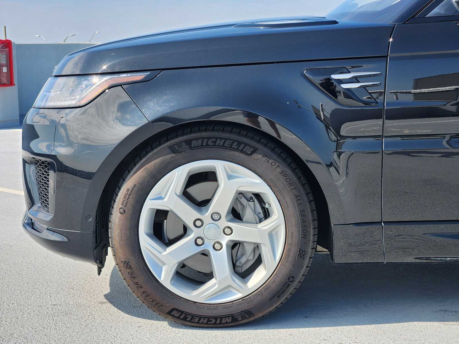 2019 Land Rover Range Rover Sport HSE photo 9
