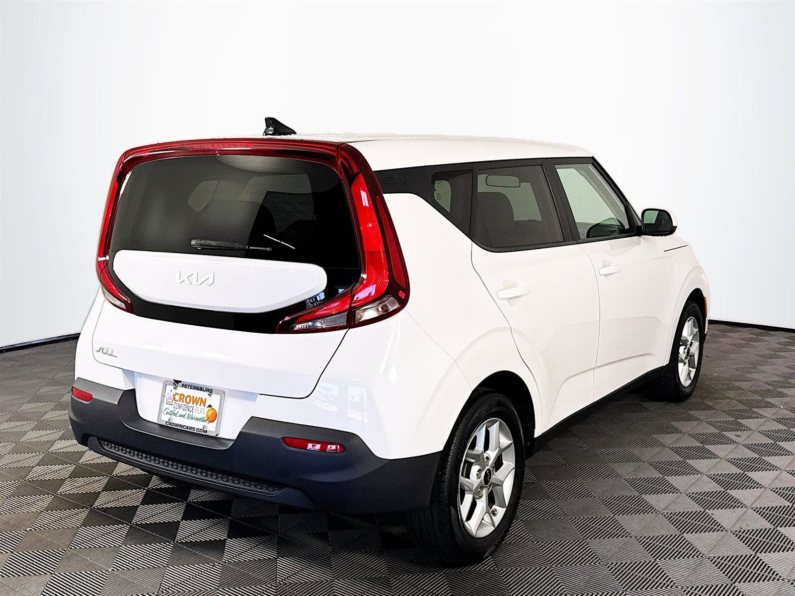 2022 Kia Soul LX photo 2